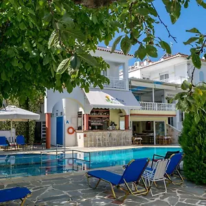 the-hotel-melissa-gold-coast.hotelschalkidiki.net/
